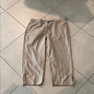 Lizgolf beige sz 16 dry fit lightweight capri pants 677